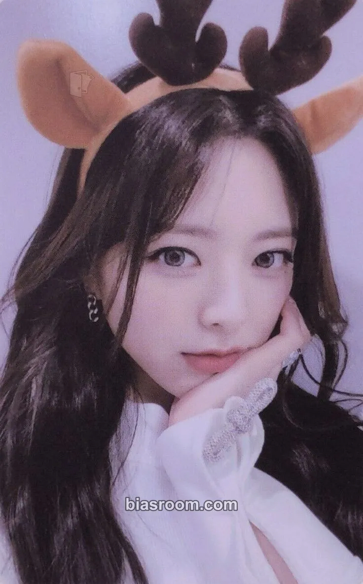 Yuna Cheshire Photocard - ITZY - ITZY K-pop photocard