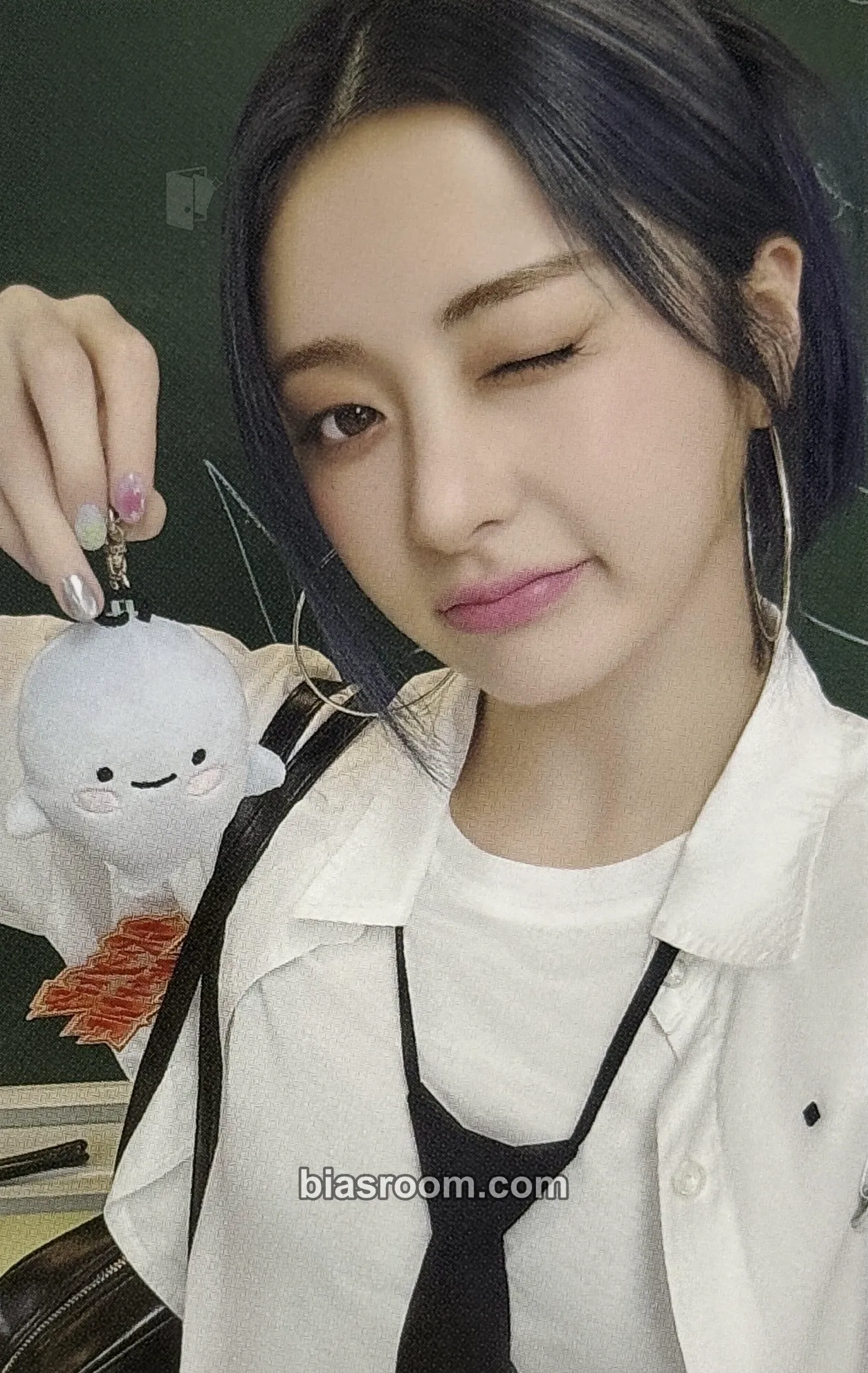 Huh Yunjin Fim's Club Special Pop-Up - "Join Fim's Club" Photocard - LE SSERAFIM - LE SSERAFIM K-pop photocard