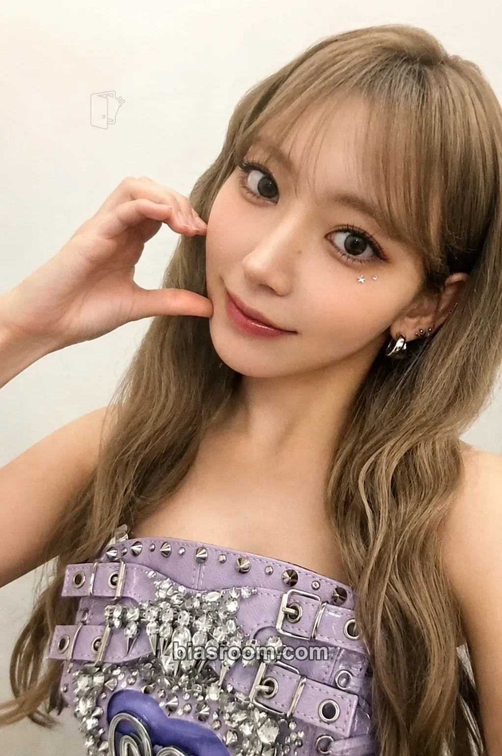 Sakura 2024 HMV JP Special Exhibition Photocard - LE SSERAFIM - LE SSERAFIM K-pop photocard