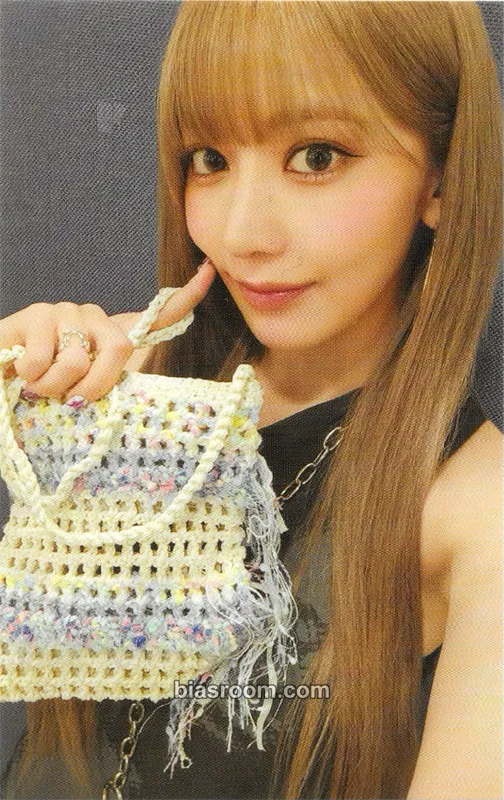 Sakura KKUROCHET by SAKURA Photocard - LE SSERAFIM - LE SSERAFIM K-pop photocard