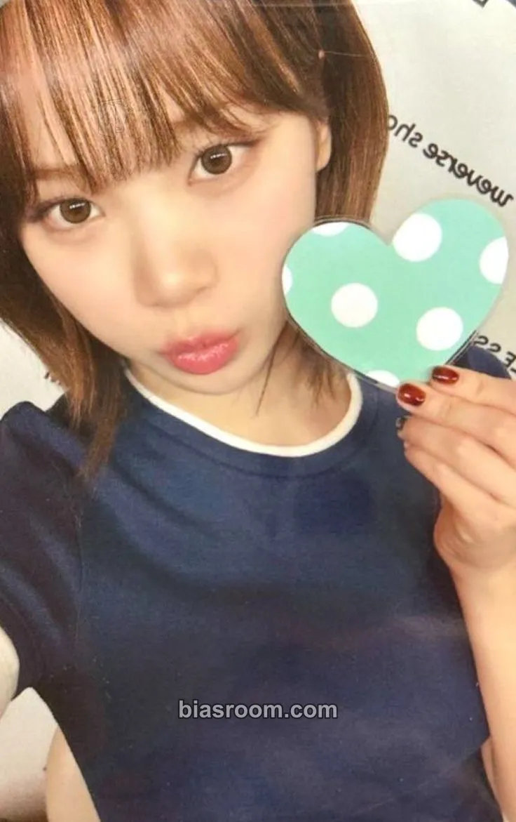 Kim Chaewon 2025 Weverse Con Festival Photocard - LE SSERAFIM - LE SSERAFIM K-pop photocard