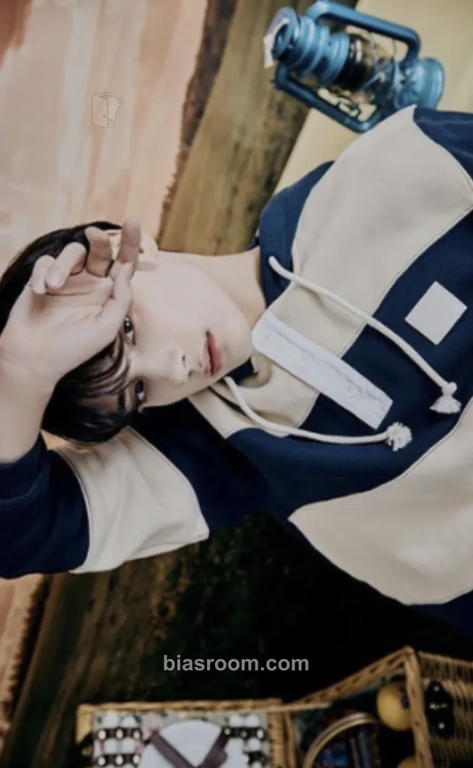 Huening Kai Minisode 1: Blue Hour Photocard - TOMORROW X TOGETHER - TOMORROW X TOGETHER K-pop photocard