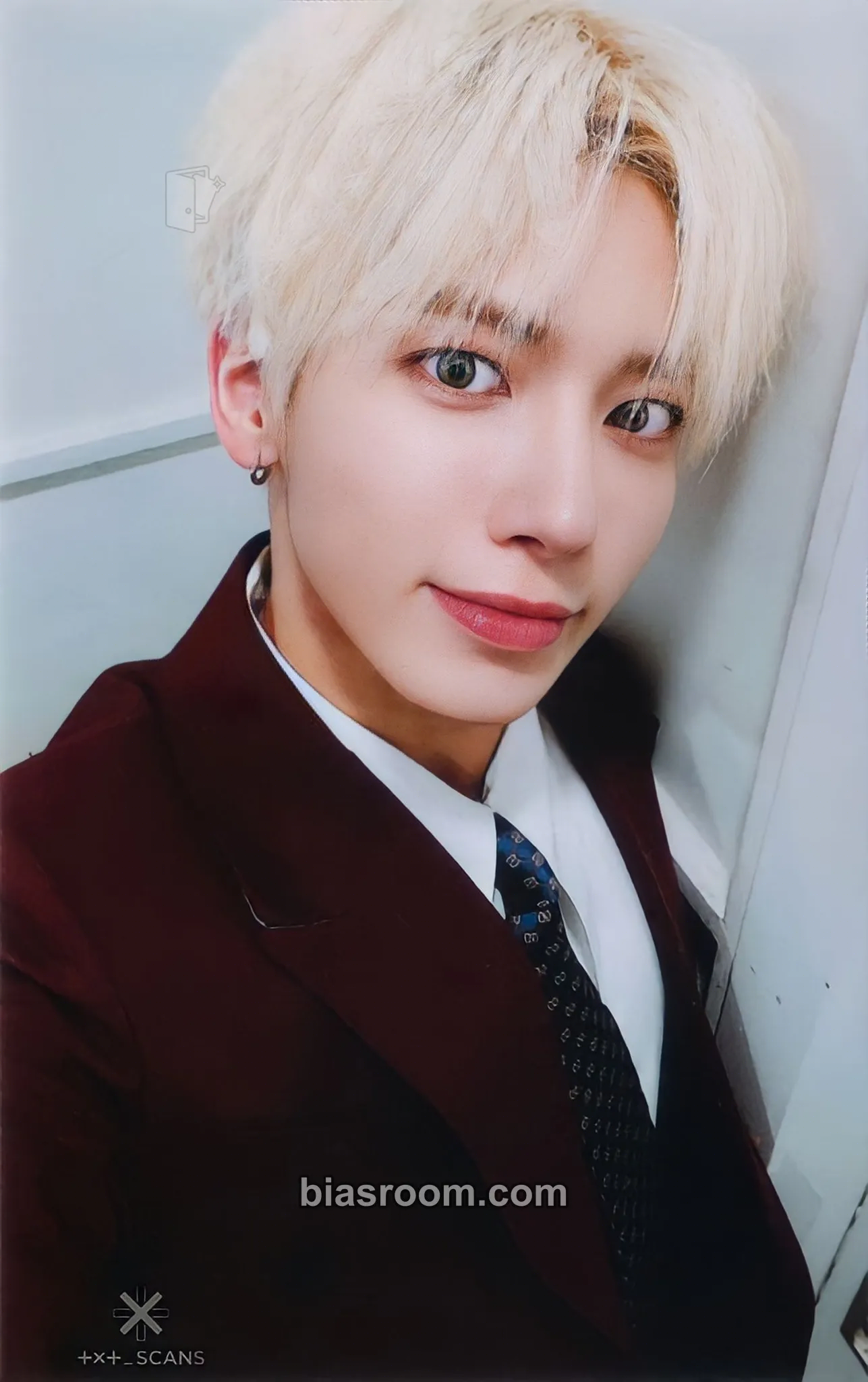 Taehyun Minisode 1: Blue Hour Photocard - TOMORROW X TOGETHER - TOMORROW X TOGETHER K-pop photocard