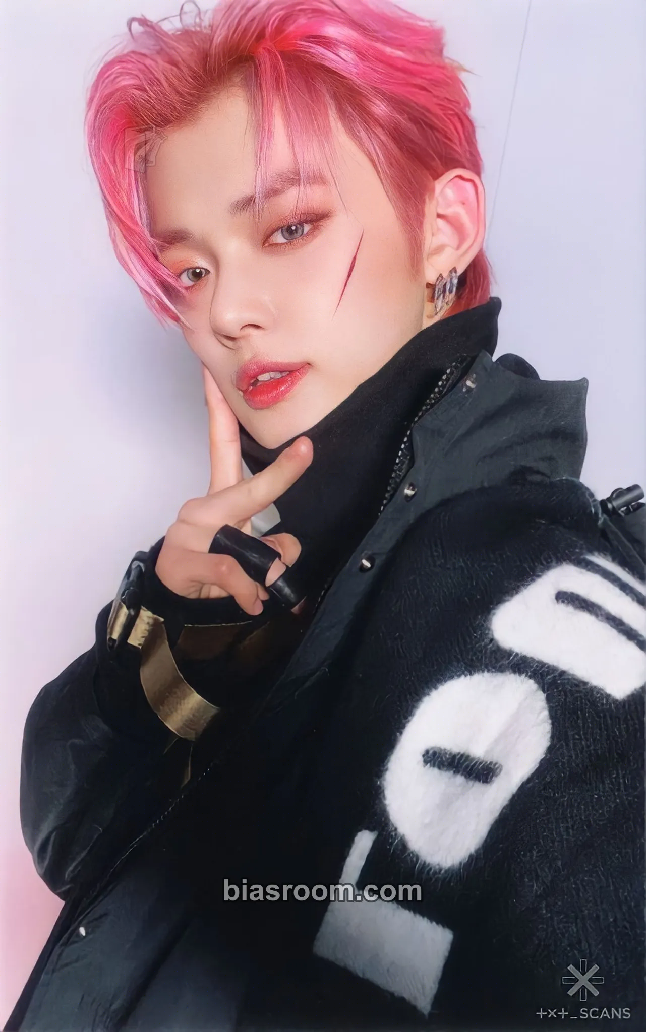 Yeonjun Minisode 1: Blue Hour Photocard - TOMORROW X TOGETHER - TOMORROW X TOGETHER K-pop photocard