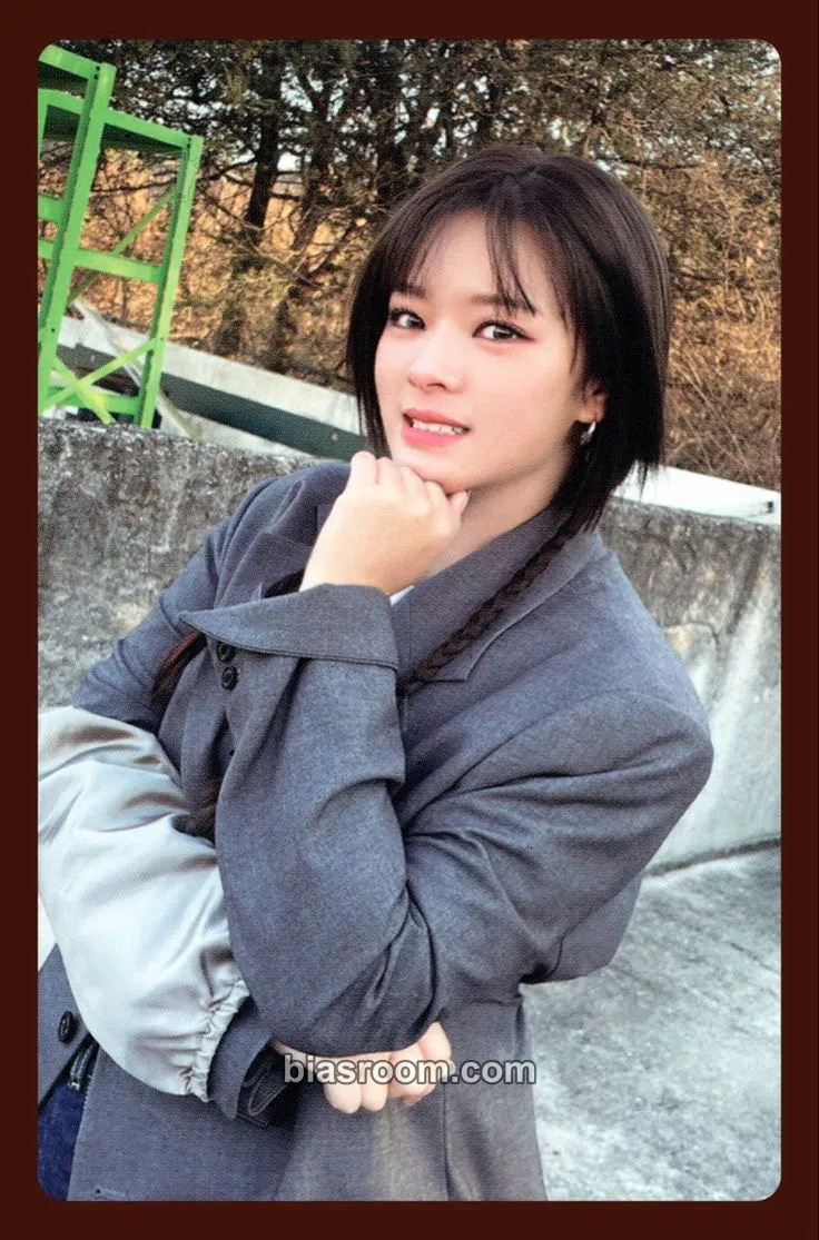 Jeongyeon Ready To Be Photocard - TWICE - TWICE K-pop photocard