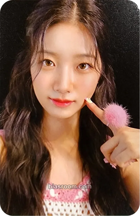Kazuha ANTIFRAGILE Photocard - LE SSERAFIM - LE SSERAFIM K-pop photocard