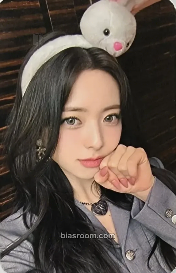 Yuna Cheshire Photocard - ITZY - ITZY K-pop photocard