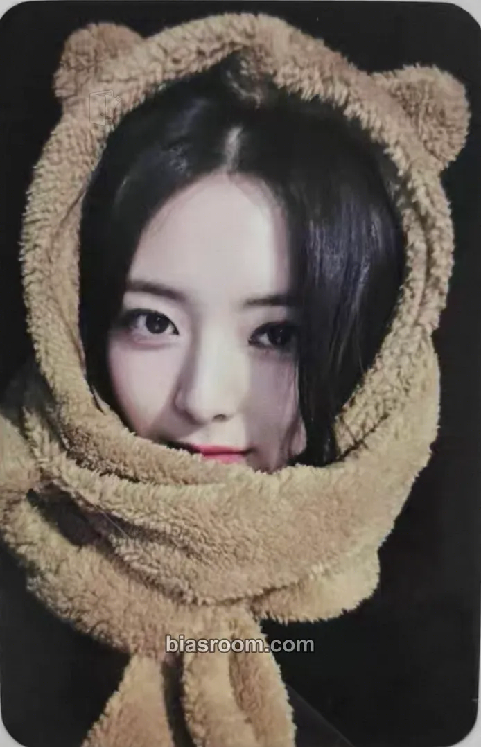 Yuna Cheshire Photocard - ITZY - ITZY K-pop photocard