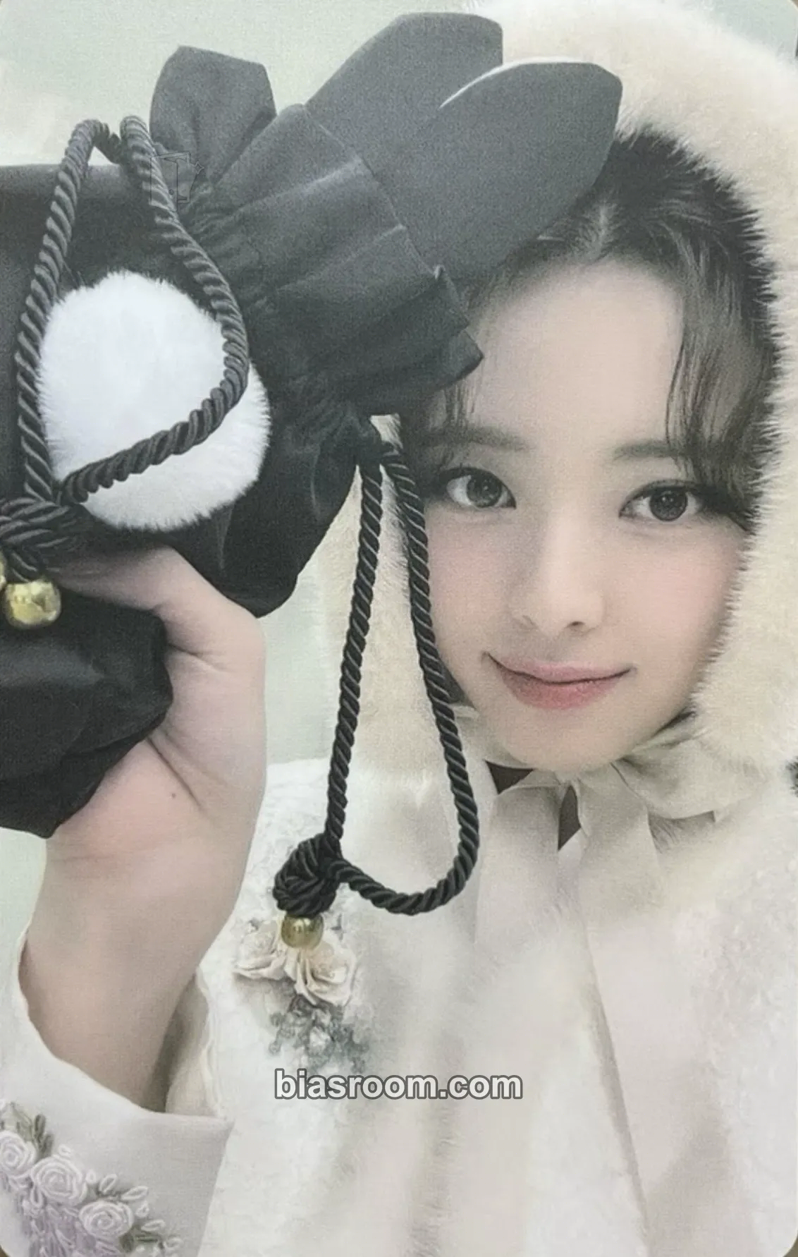 Yuna Cheshire Photocard - ITZY - ITZY K-pop photocard
