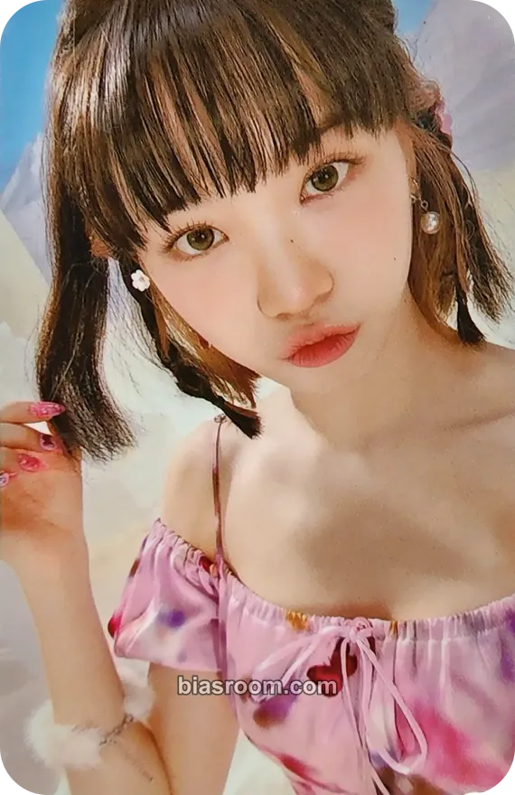 Kim Chaewon ANTIFRAGILE Photocard - LE SSERAFIM - LE SSERAFIM K-pop photocard