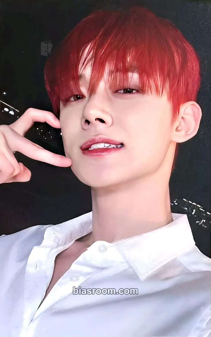Yeonjun The Star Chapter: Sanctuary Photocard - TOMORROW X TOGETHER - TOMORROW X TOGETHER K-pop photocard