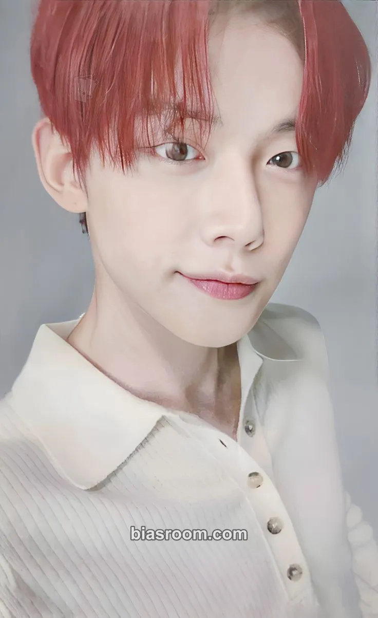 Yeonjun The Star Chapter: Sanctuary Photocard - TOMORROW X TOGETHER - TOMORROW X TOGETHER K-pop photocard