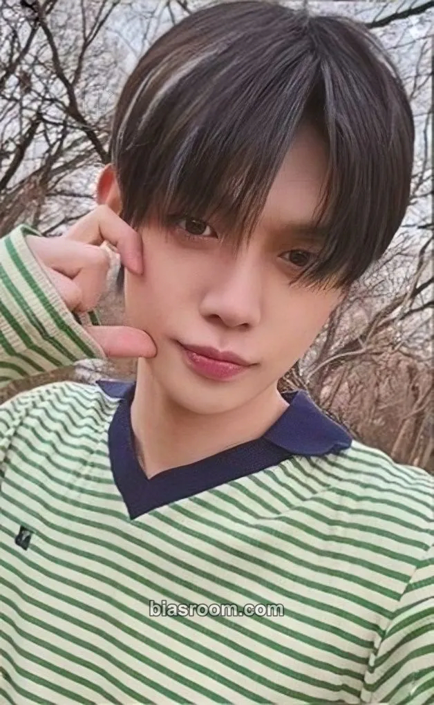 Yeonjun Minisode 3: Tomorrow Photocard - TOMORROW X TOGETHER - TOMORROW X TOGETHER K-pop photocard