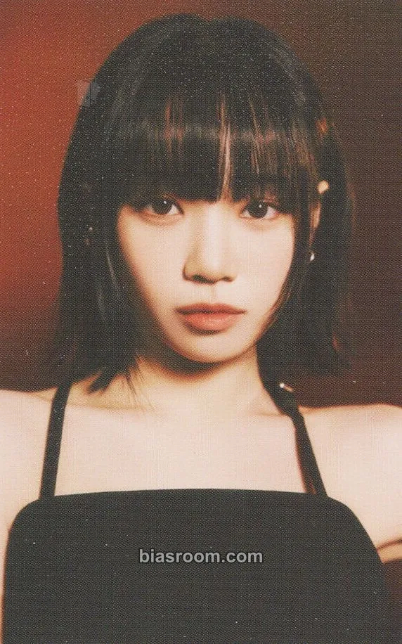 Kim Chaewon Flame Rises Tour (2023) Photocard - LE SSERAFIM - LE SSERAFIM K-pop photocard