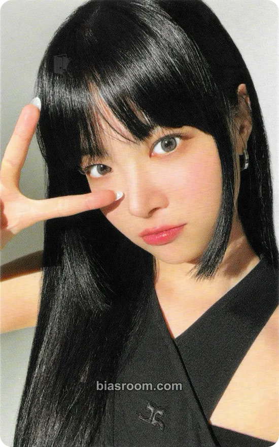 Hong Eunchae Flame Rises Tour (2023) Photocard - LE SSERAFIM - LE SSERAFIM K-pop photocard
