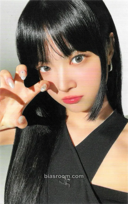 Hong Eunchae Flame Rises Tour (2023) Photocard - LE SSERAFIM - LE SSERAFIM K-pop photocard