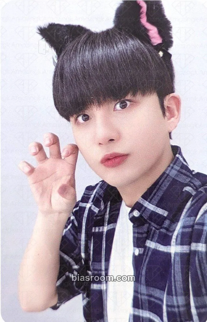 Jongho THE WORLD EP.2 : OUTLAW Photocard - ATEEZ - ATEEZ K-pop photocard