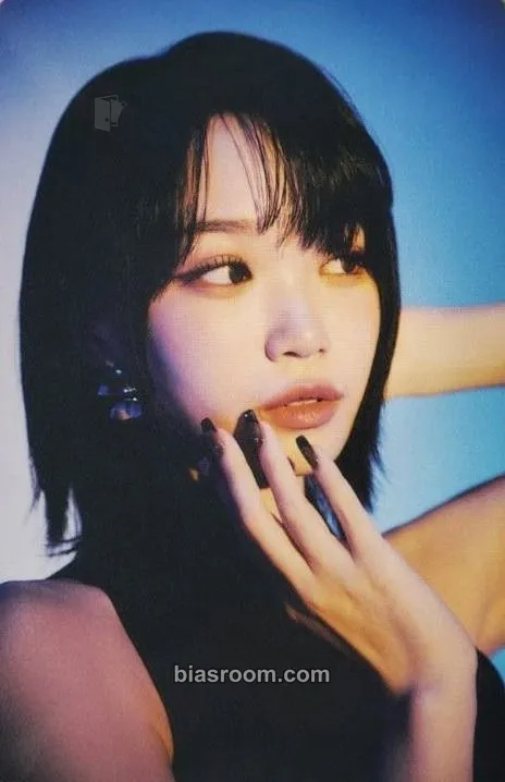 Kim Chaewon Flame Rises Tour (2023) Photocard - LE SSERAFIM - LE SSERAFIM K-pop photocard