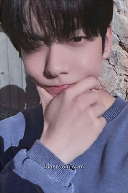 Soobin Love Language Photocard - TOMORROW X TOGETHER - TOMORROW X TOGETHER K-pop photocard