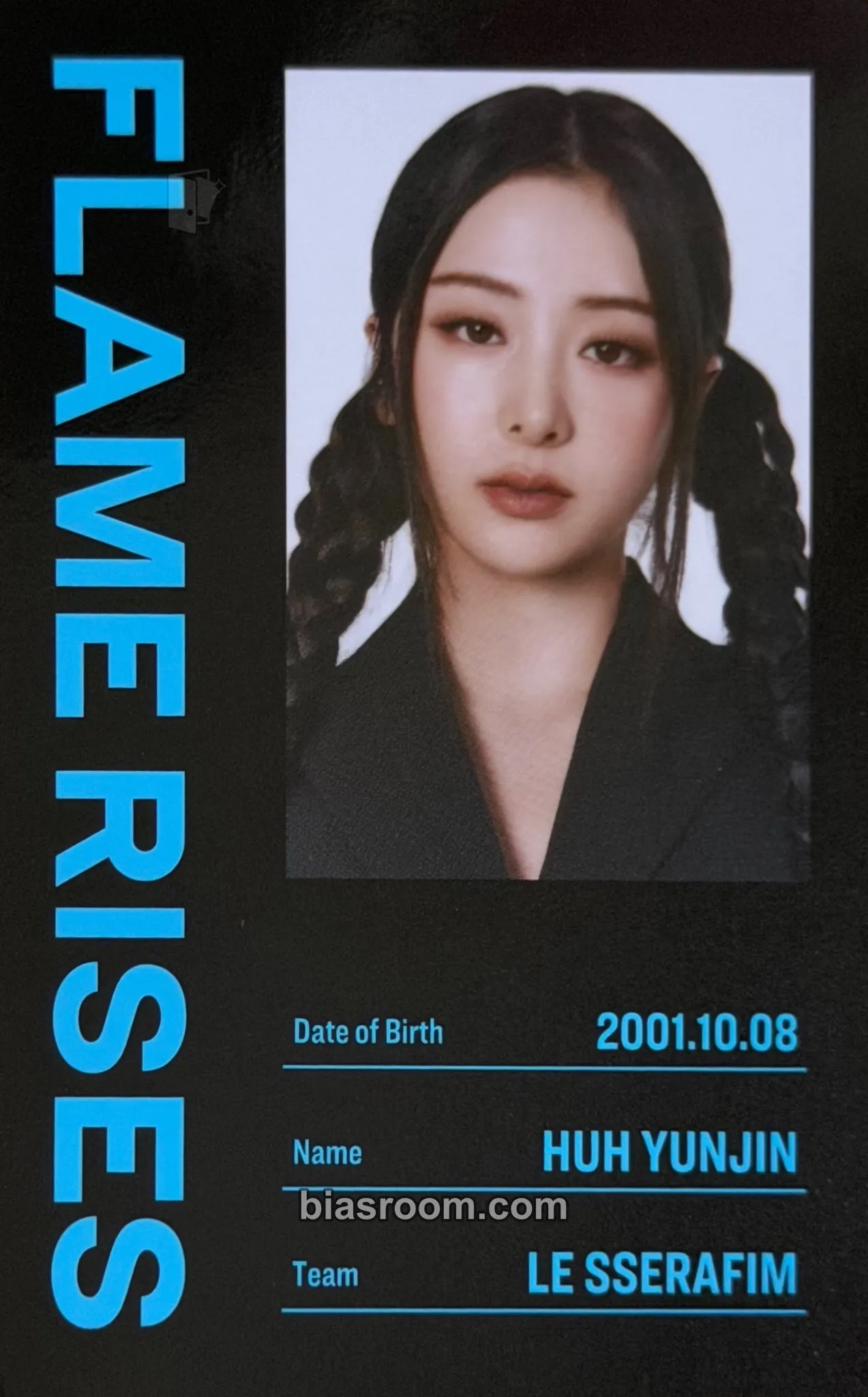 Huh Yunjin Flame Rises Tour (2023) Photocard - LE SSERAFIM - LE SSERAFIM K-pop photocard