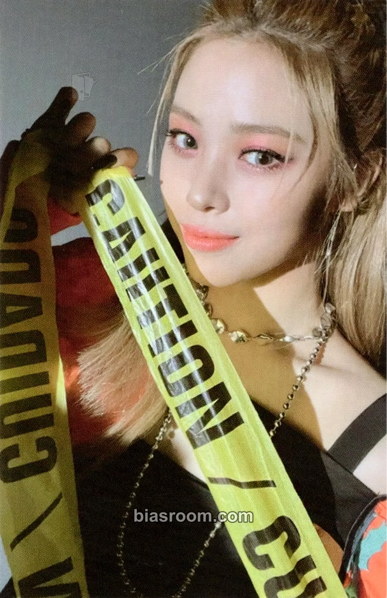 Ryujin GUESS WHO Photocard - ITZY - ITZY K-pop photocard
