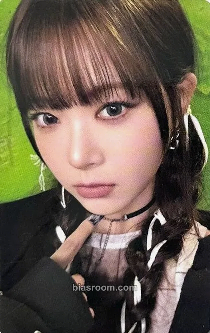 Hong Eunchae DIFFERENT Photocard - LE SSERAFIM - LE SSERAFIM K-pop photocard