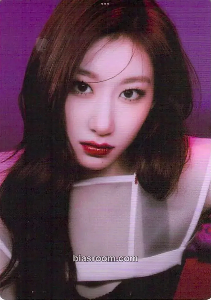 Chaeryeong GUESS WHO Photocard - ITZY - ITZY K-pop photocard