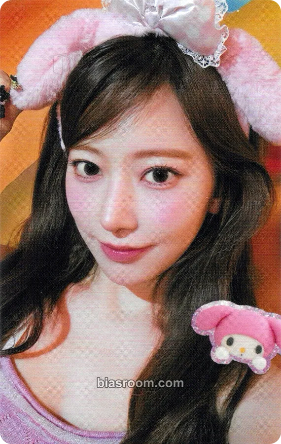 Sakura DIFFERENT Photocard - LE SSERAFIM - LE SSERAFIM K-pop photocard