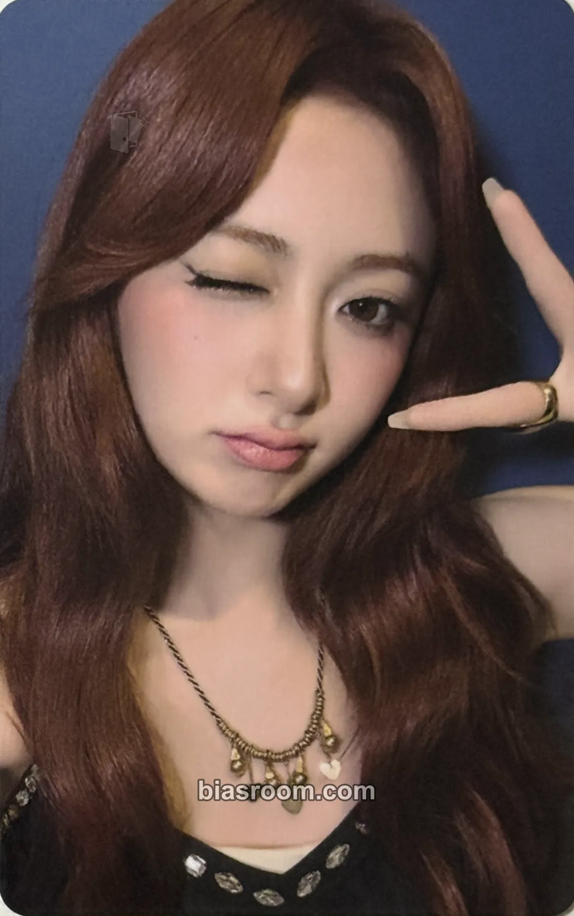 Huh Yunjin DIFFERENT Photocard - LE SSERAFIM - LE SSERAFIM K-pop photocard
