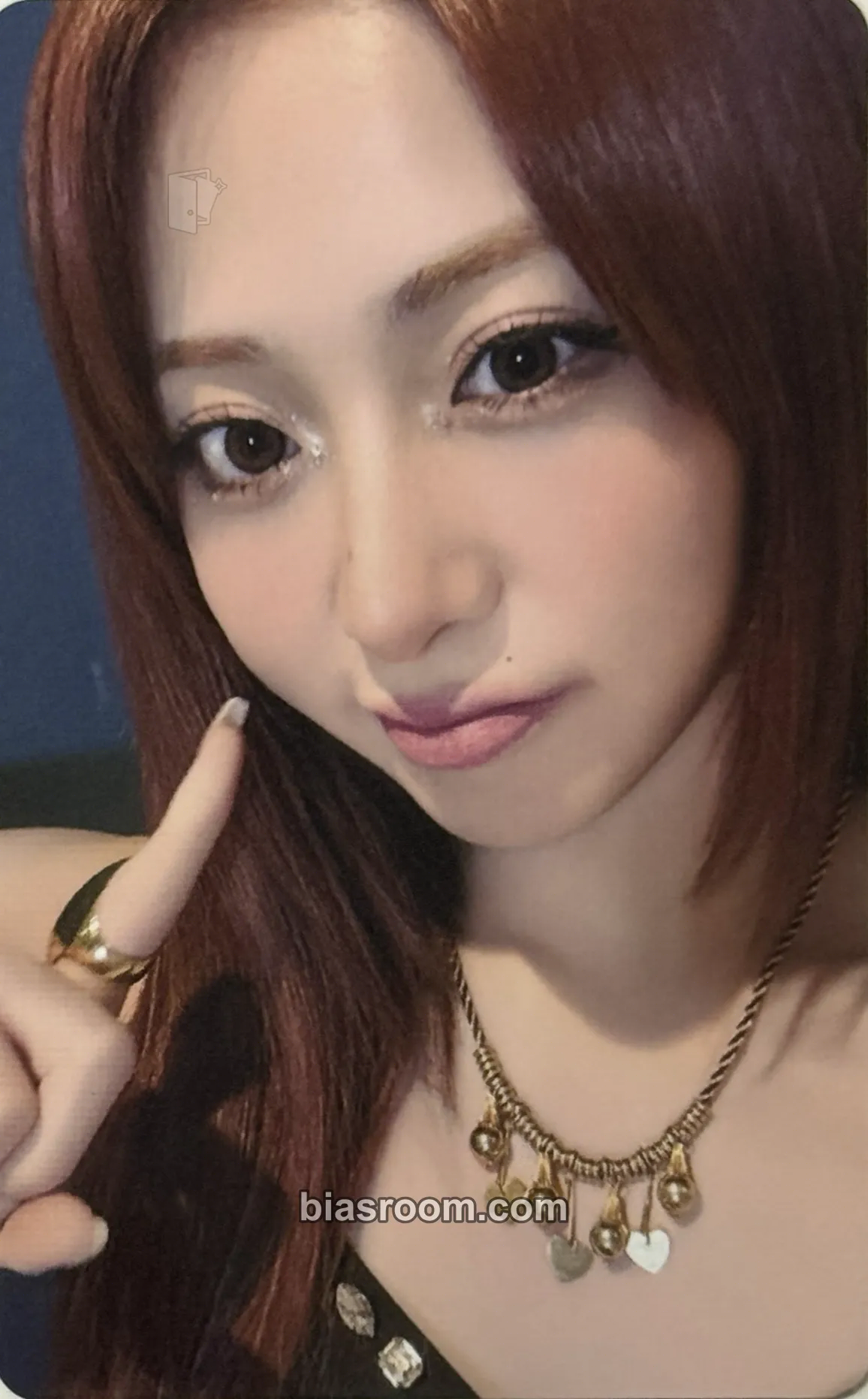 Huh Yunjin DIFFERENT Photocard - LE SSERAFIM - LE SSERAFIM K-pop photocard