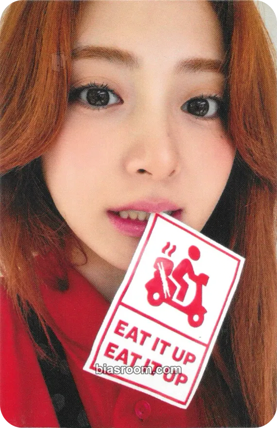 Huh Yunjin SPAGHETTI Photocard - LE SSERAFIM - LE SSERAFIM K-pop photocard
