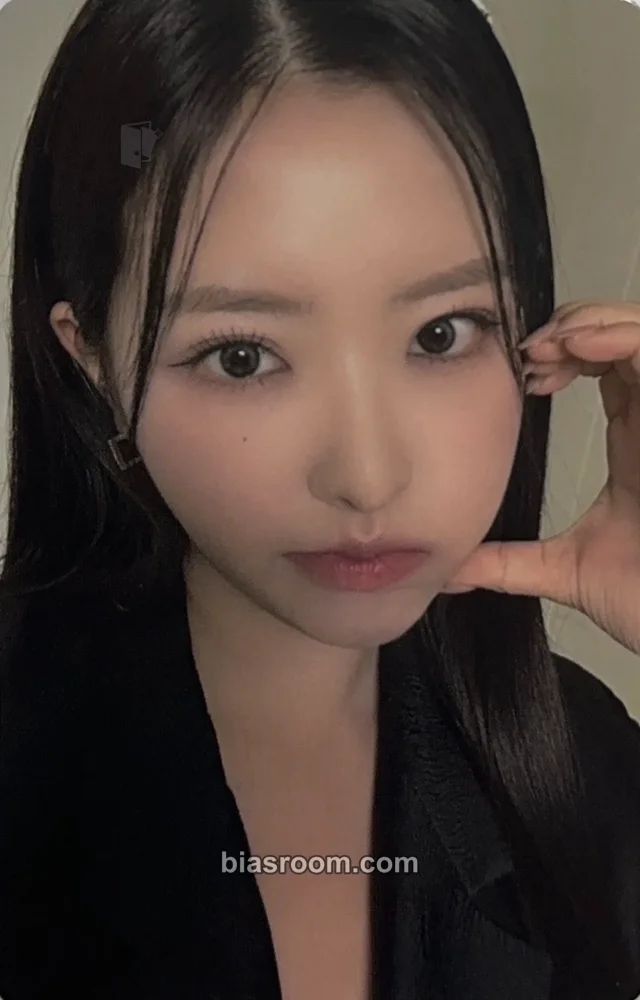Loossemble - HyeJu - Loona Assemble: the U.S. Debut Ceremony Event photocard set