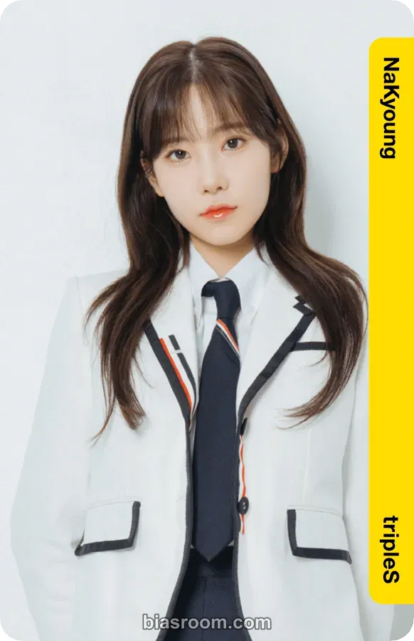 Nakyoung Atom01 First Class Objekts Photocard - tripleS - tripleS K-pop photocard