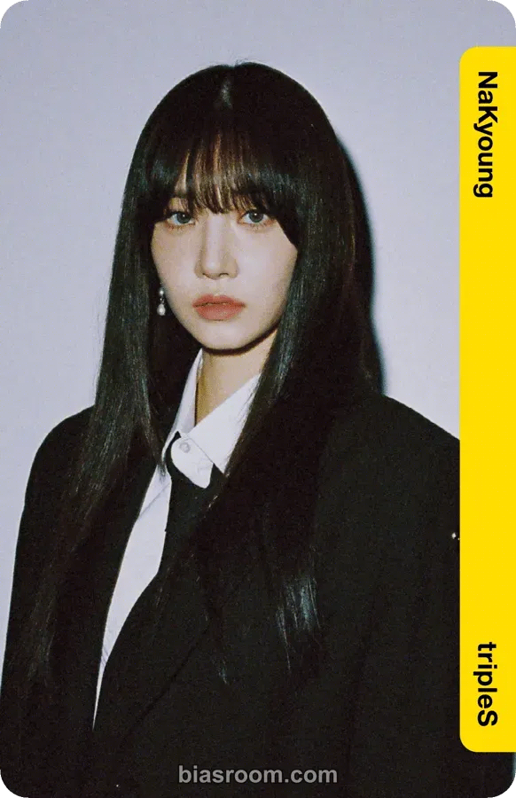 Nakyoung Atom01 First Class Objekts Photocard - tripleS - tripleS K-pop photocard