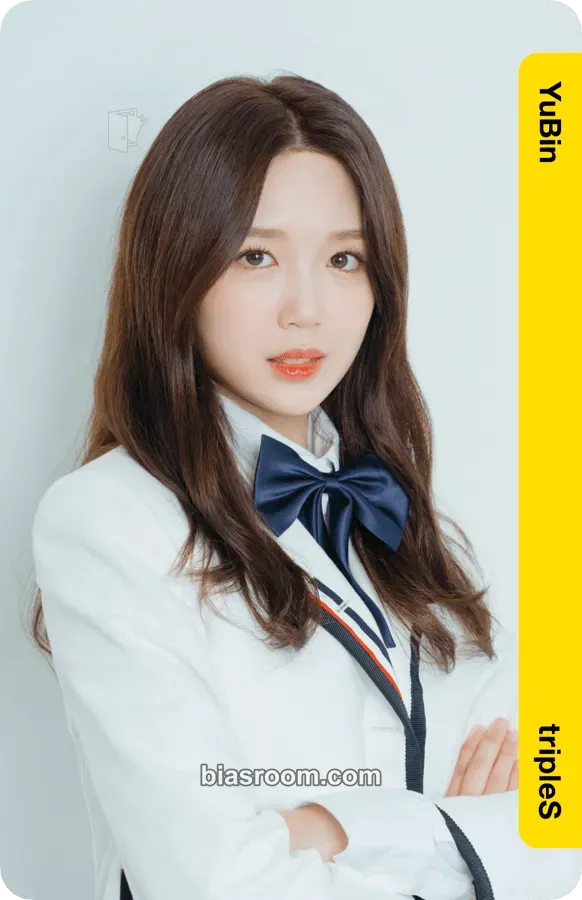 Yubin Atom01 First Class Objekts Photocard - tripleS - tripleS K-pop photocard