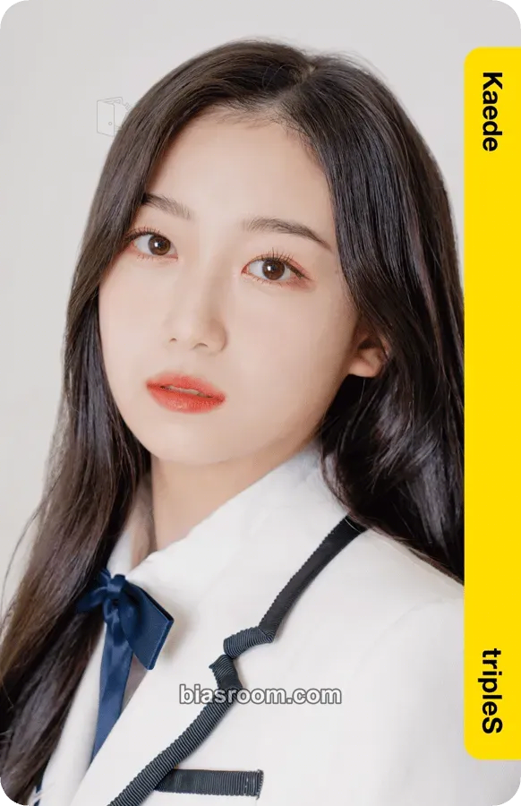 Kaede Atom01 First Class Objekts Photocard - tripleS - tripleS K-pop photocard