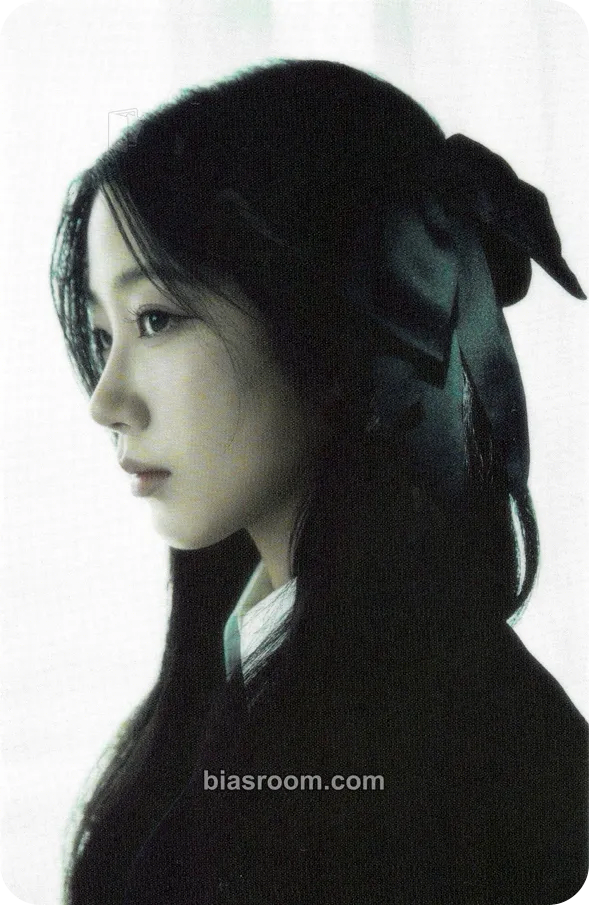 Kazuha CRAZY (Japanese Ver.) Photocard - LE SSERAFIM - LE SSERAFIM K-pop photocard
