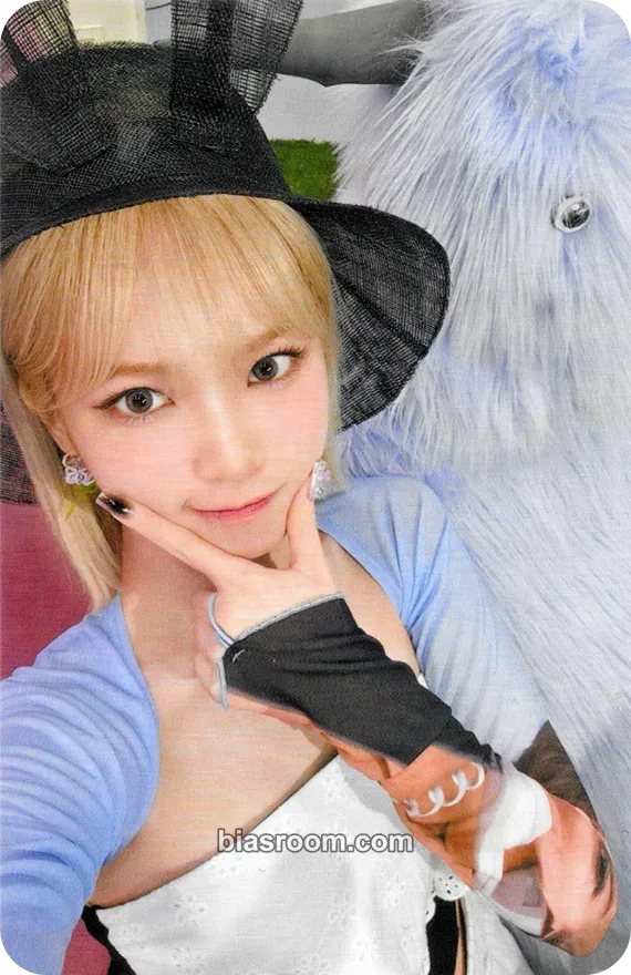 Kim Chaewon CRAZY (Japanese Ver.) Photocard - LE SSERAFIM - LE SSERAFIM K-pop photocard