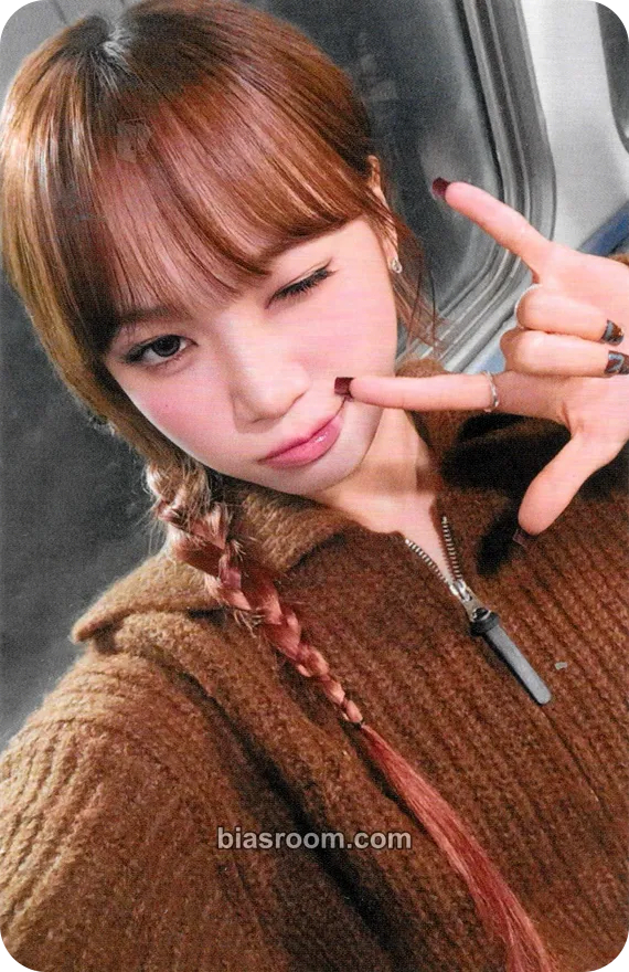 Kim Chaewon CRAZY (Japanese Ver.) Photocard - LE SSERAFIM - LE SSERAFIM K-pop photocard