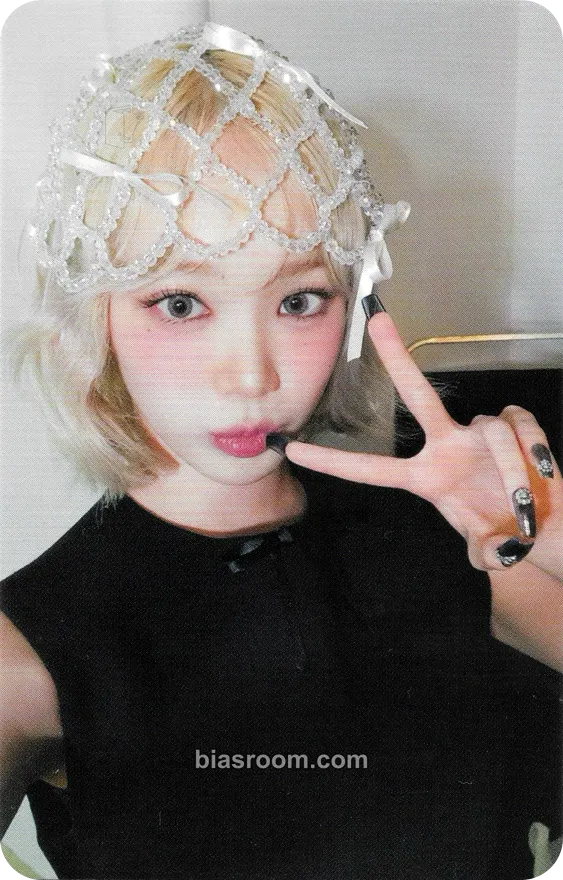 Kim Chaewon CRAZY (Japanese Ver.) Photocard - LE SSERAFIM - LE SSERAFIM K-pop photocard