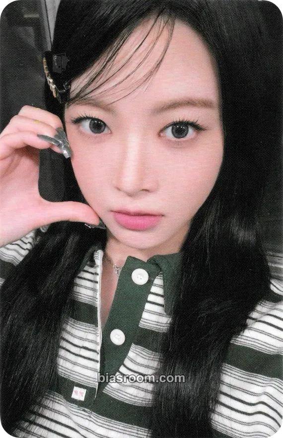 Hong Eunchae CRAZY (Japanese Ver.) Photocard - LE SSERAFIM - LE SSERAFIM K-pop photocard
