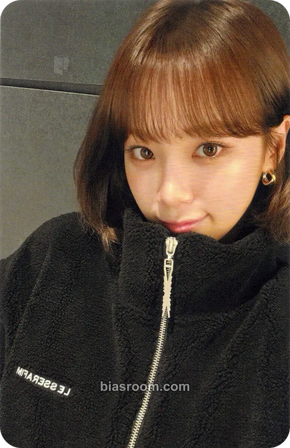 Kim Chaewon CRAZY (Japanese Ver.) Photocard - LE SSERAFIM - LE SSERAFIM K-pop photocard