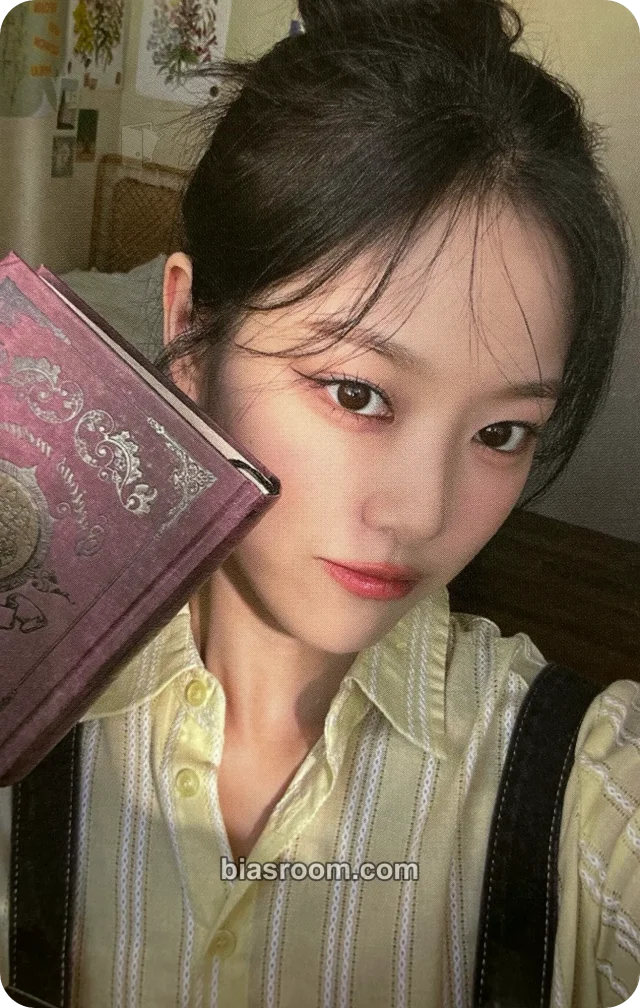 Loossemble - HyunJin - Our Vacation Other season's greetings