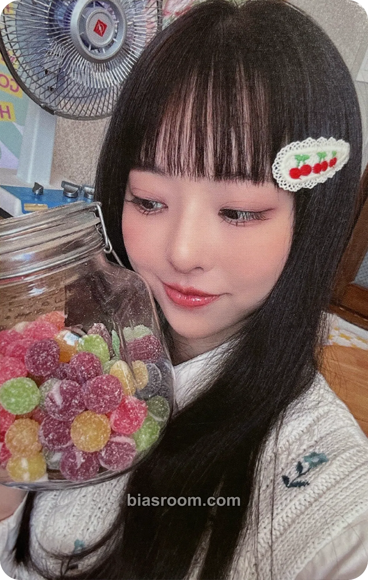 ViVi 2024 Season's Greetings: Our Vacation Photocard - Loossemble - Loossemble K-pop photocard
