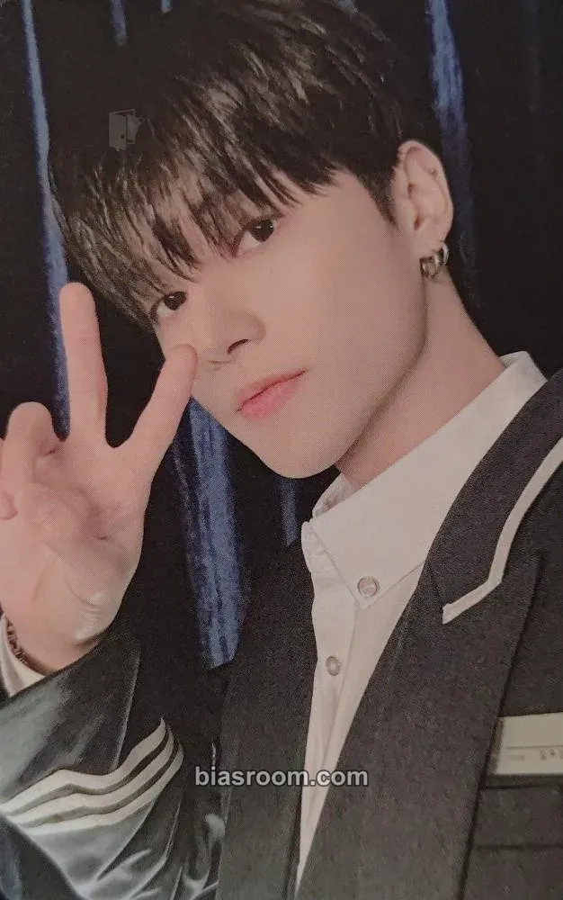 Wooyoung 6th Atiny Membership kit - The Grand Hotel Atiny Photocard - ATEEZ - ATEEZ K-pop photocard