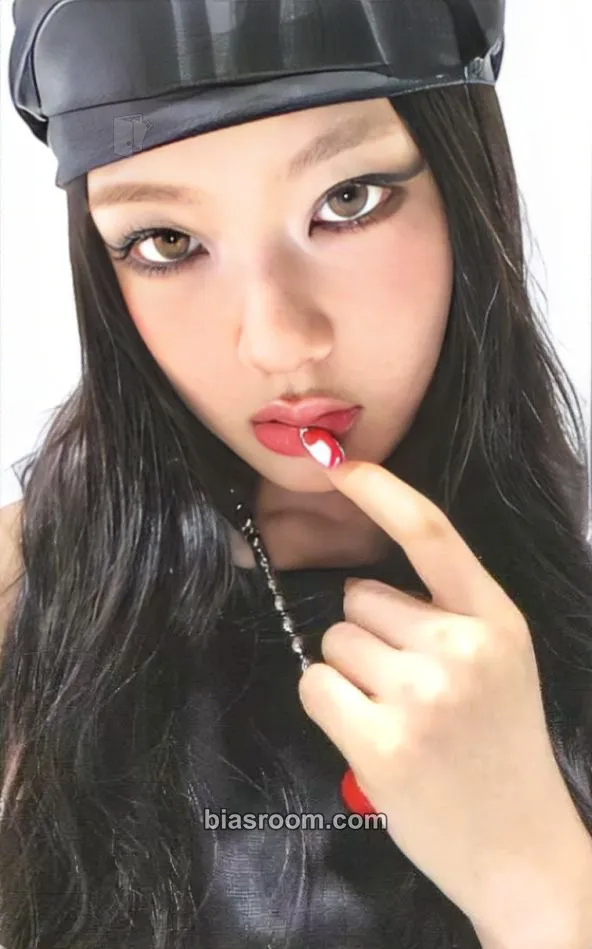 Kya UNCUT GEM Photocard - KiiiKiii - KiiiKiii K-pop photocard