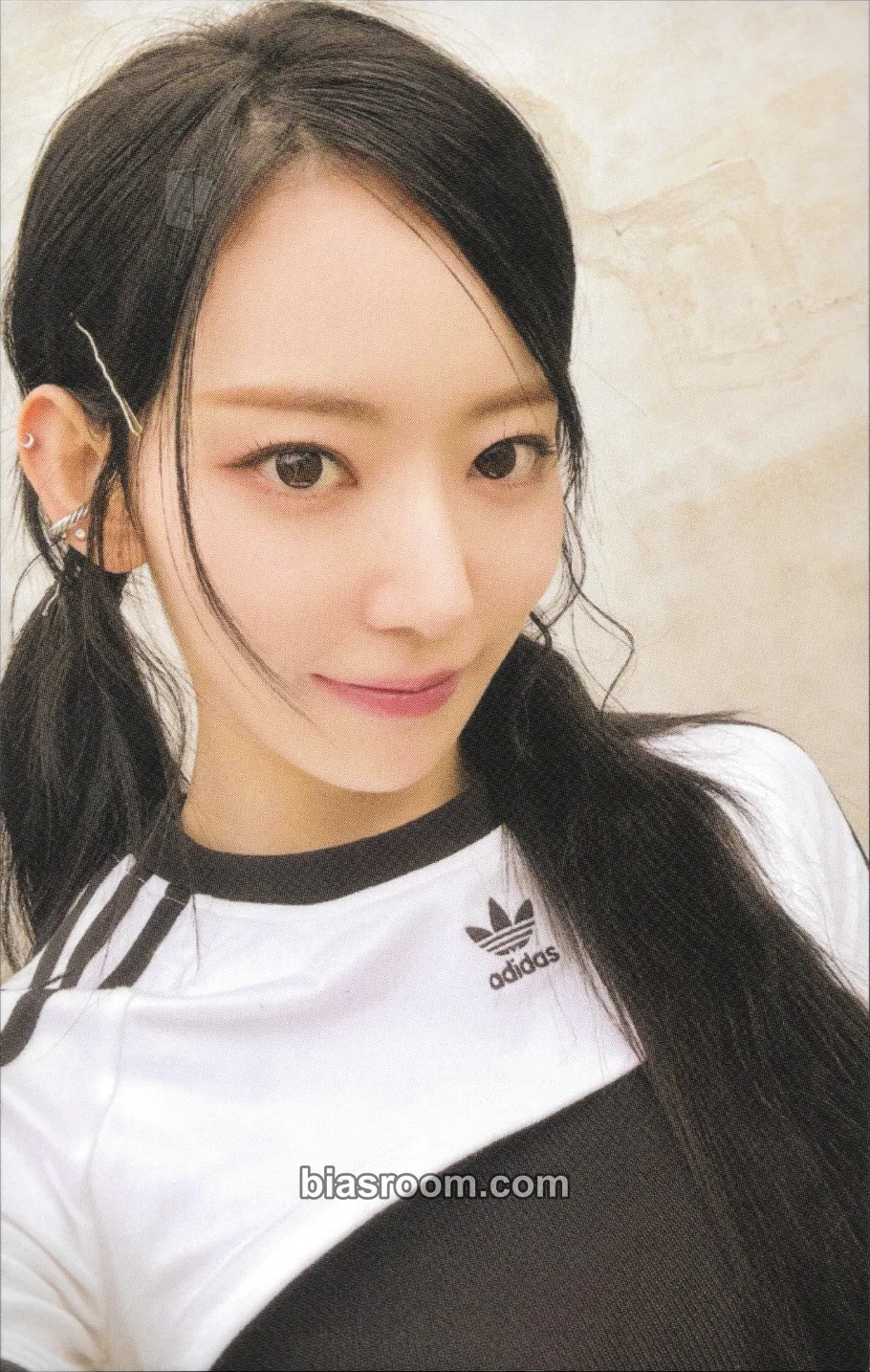 Sakura UNFORGIVEN (Japanese Ver) Photocard - LE SSERAFIM - LE SSERAFIM K-pop photocard