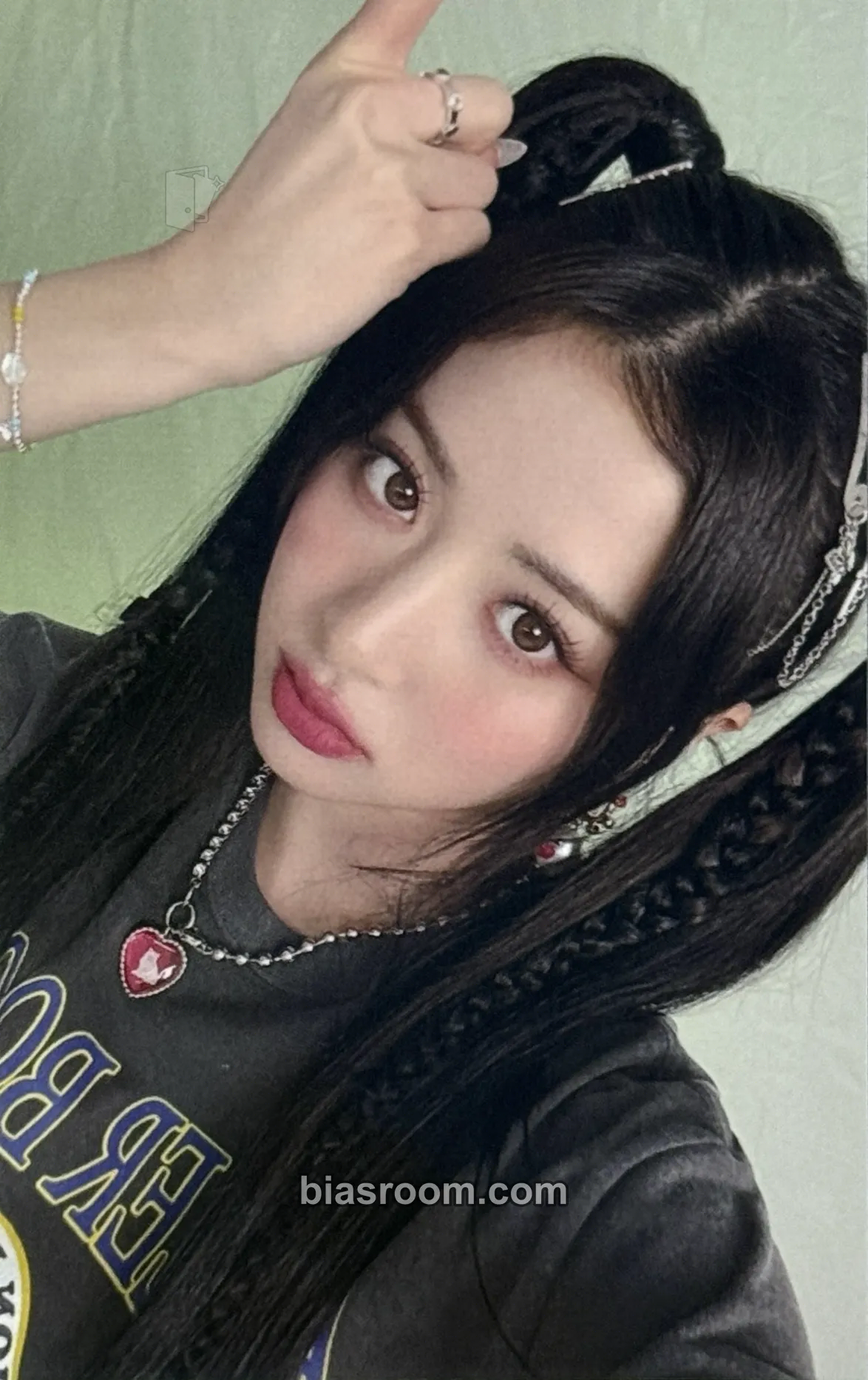Huh Yunjin UNFORGIVEN (Japanese Ver) Photocard - LE SSERAFIM - LE SSERAFIM K-pop photocard