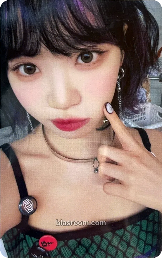 Kim Chaewon UNFORGIVEN (Japanese Ver) Photocard - LE SSERAFIM - LE SSERAFIM K-pop photocard
