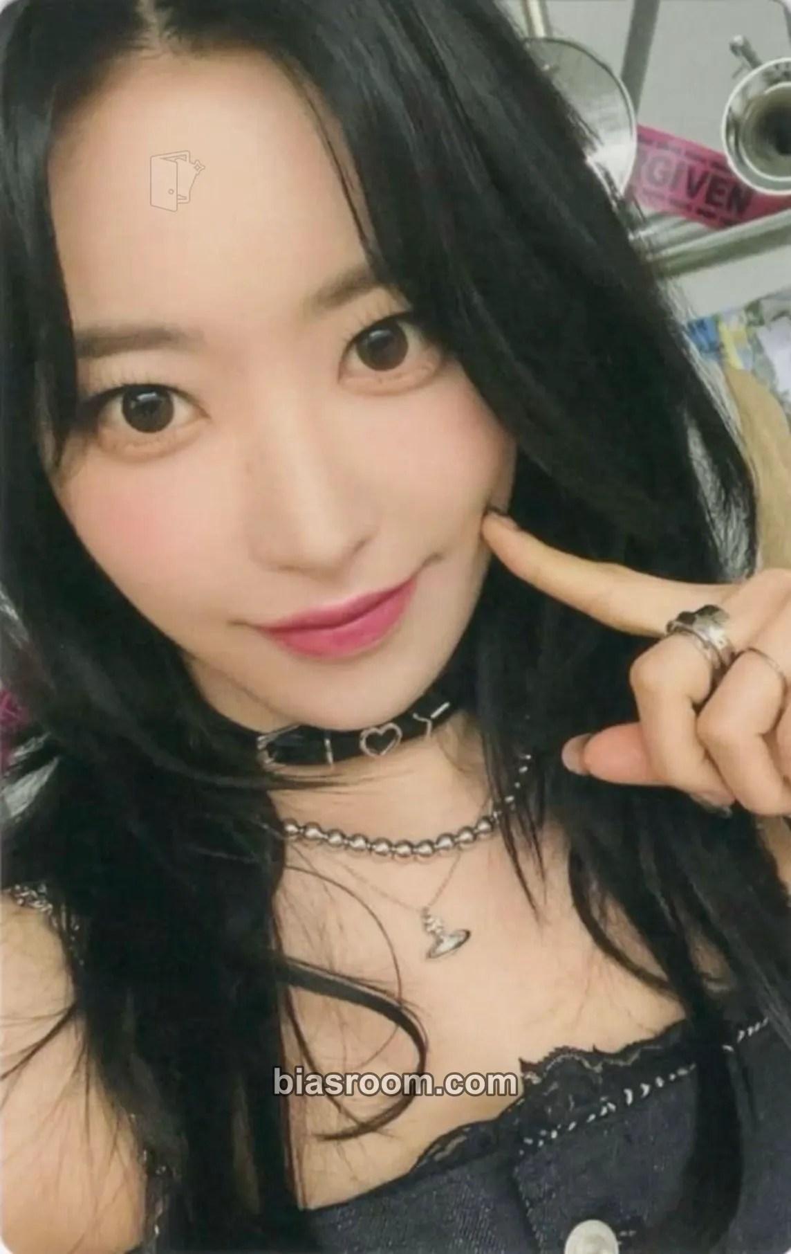 Sakura UNFORGIVEN (Japanese Ver) Photocard - LE SSERAFIM - LE SSERAFIM K-pop photocard